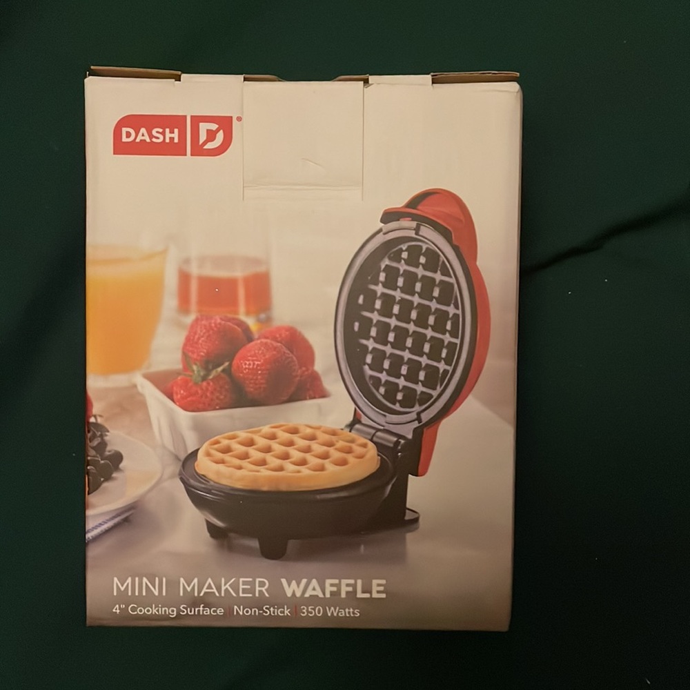 Mini Waffle Maker - Picture 3 of 3
